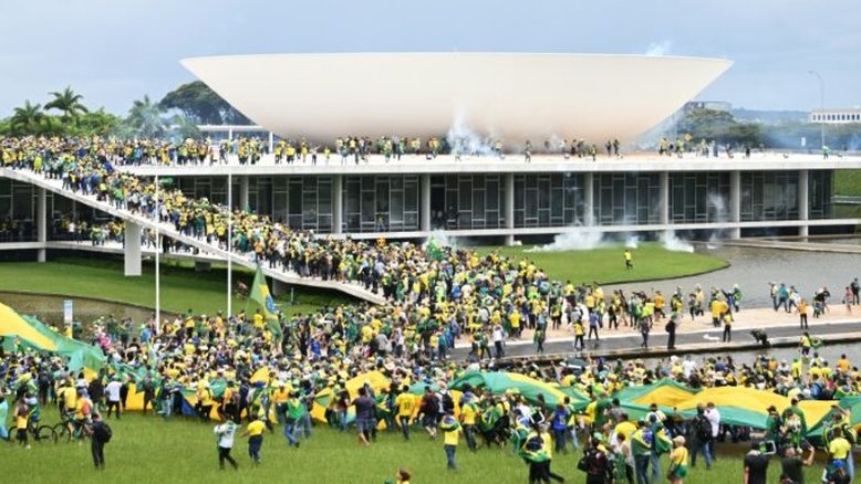 Moraes vota por tornar réus mais 250 investigados pelo 8/1