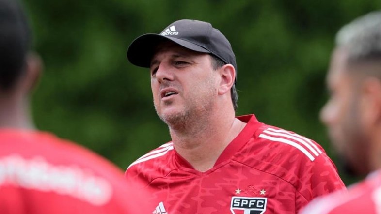 São Paulo estreia com elenco oxigenado e disposto a esquecer final traumática