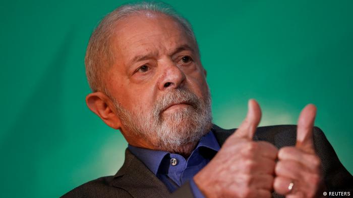 Lula toma posse com desafio de unir o país