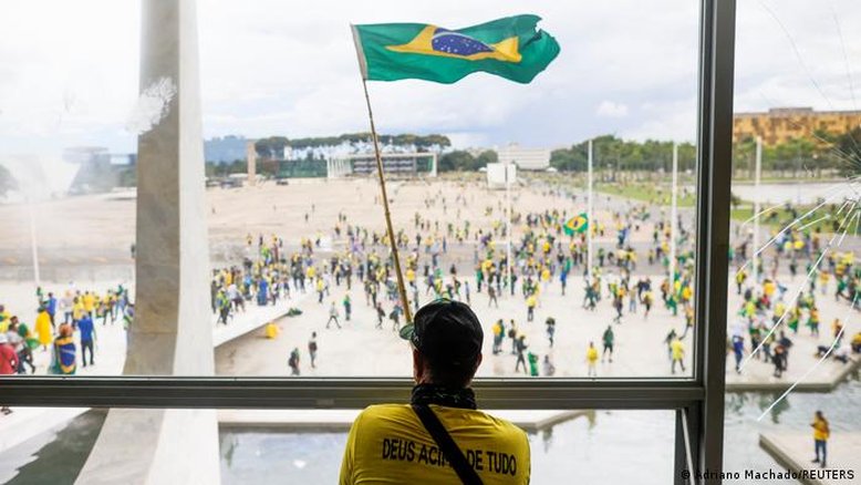"Brasil é um laboratório da extrema direita global"