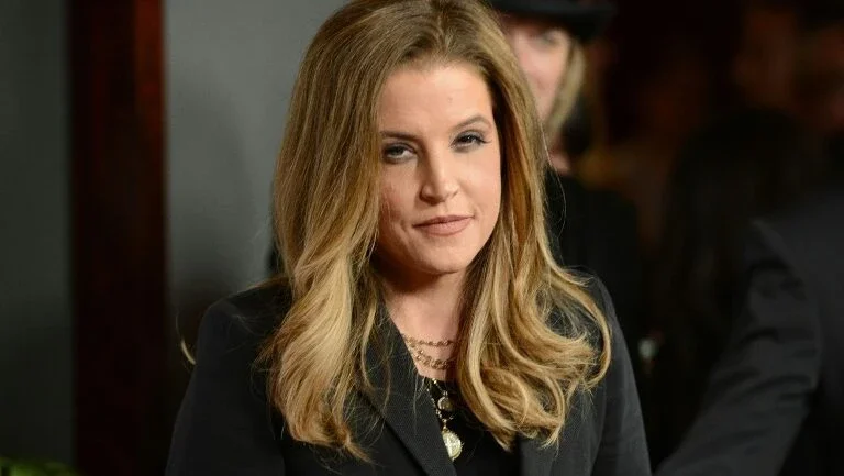 Cantora Lisa Marie Presley, filha de Elvis, morre aos 54 anos (imprensa)