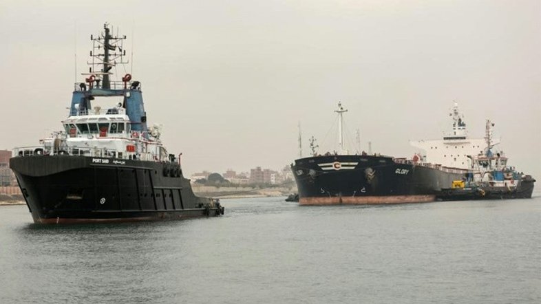Cargueiro encalhado no Canal de Suez é liberado