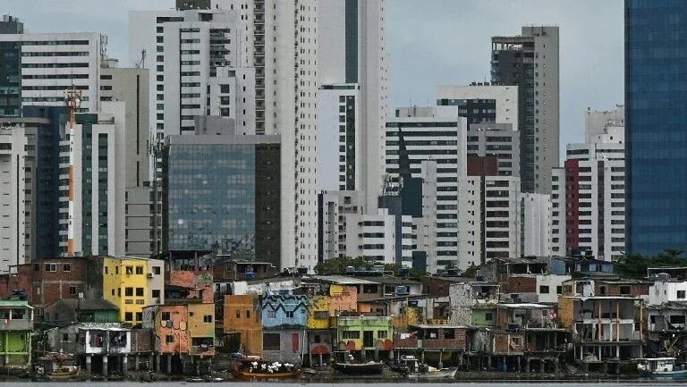 Dívida latino-americana chega a US$ 5,8 trilhões - 117% do PIB - em 15 anos