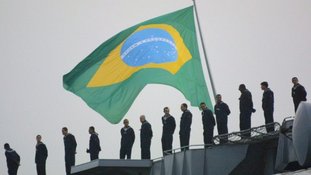 Por que os militares falam sem parar