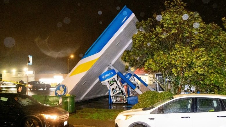 Califórnia entra em estado de emergência por 'ciclone-bomba'