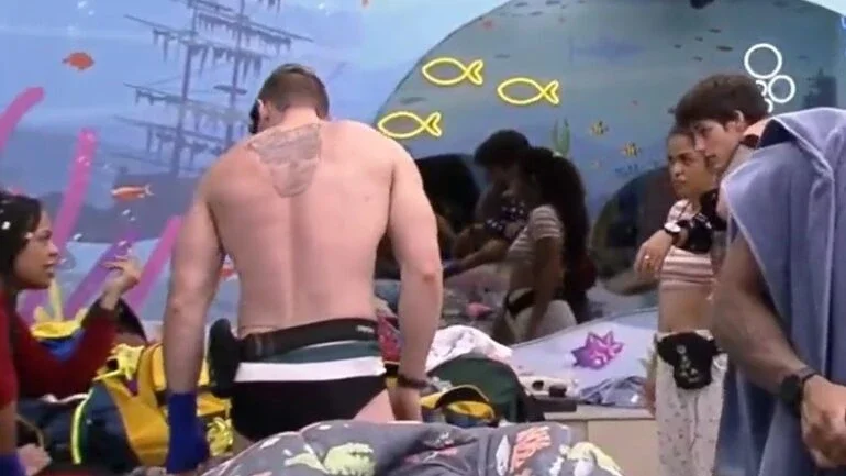 BBB23: Marvvila corrige Gabriel após brother falar termo racista