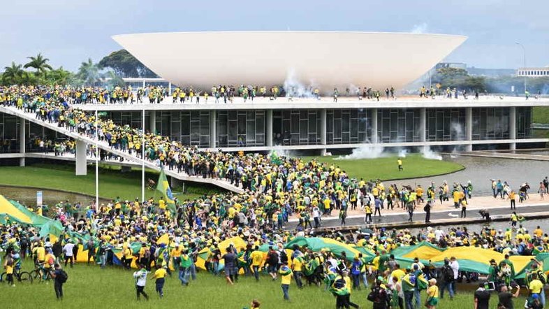 Governo cria e-mail para receber denúncias sobre os atos terroristas no DF