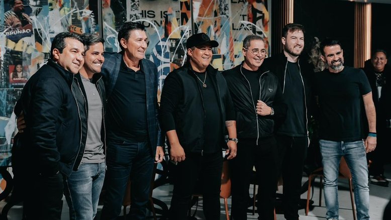 Kaká Diniz, Nivea Stellman e outros famosos marcam presença em evento em Orlando