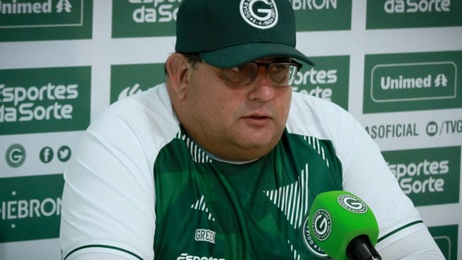Vídeo: Treinador do Goiás, Guto Ferreira é vítima de gordofobia