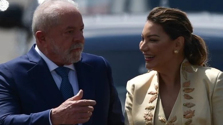 Após Janja ter a roupa da posse criticada; relembre os looks das primeiras-damas
