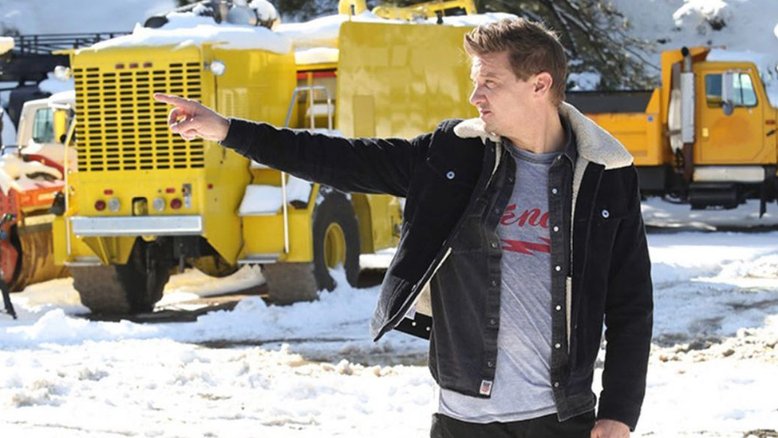 Veículo que atropelou Jeremy Renner pesa mais de 6 toneladas