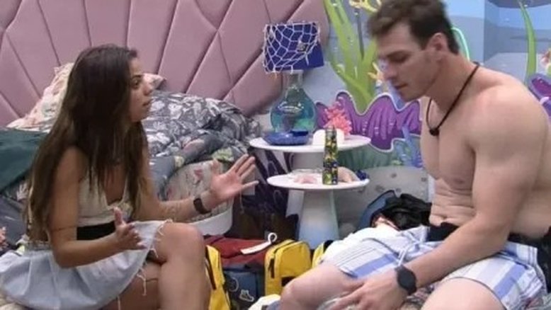 BBB23: Após beijo em festa, Key chama Gustavo de 'muito burro'