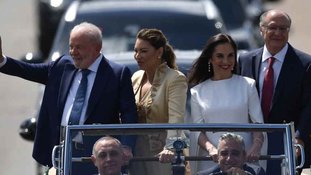 Presidente Lula, acompanhado da primeira-dama Janja, vice-presidente Geraldo Alckmin e esposa Lu Alckmin