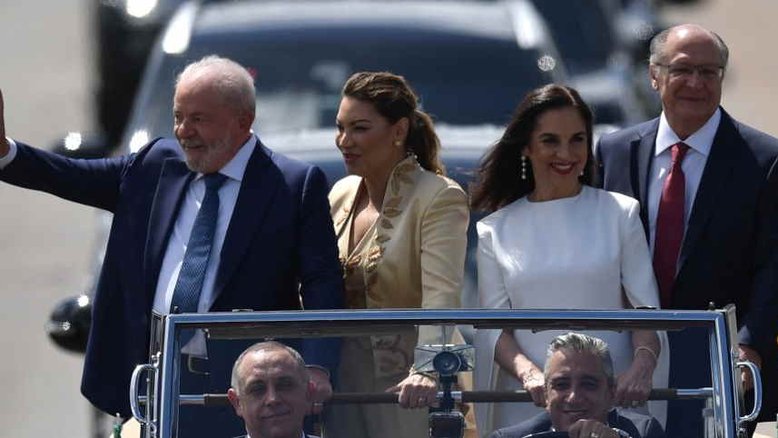 Presidente Lula, acompanhado da primeira-dama Janja, vice-presidente Geraldo Alckmin e esposa Lu Alckmin
