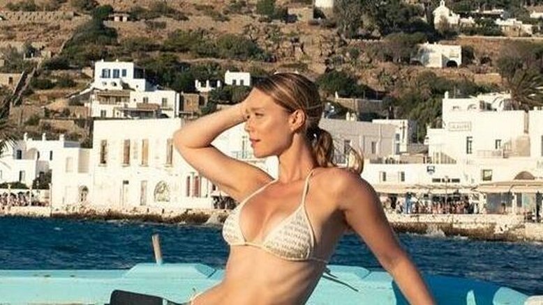 Mariana Ximenes posta foto de biquíni e ostenta corpo sarado
