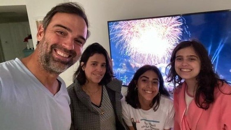 Imprevisto faz Tadeu Schmidt cancelar ida a festa de Réveillon; entenda