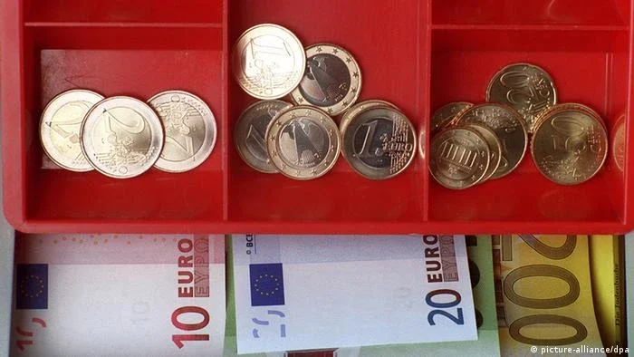 UE deve escapar da recessão após superar pico inflacionário