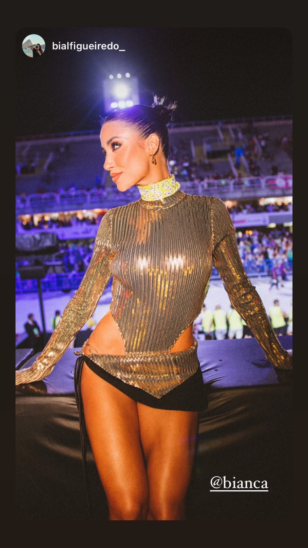 Bianca Andrade aposta em look sexy e rebola até o chão na Sapucaí 2 Bianca Andrade aposta em look sexy e rebola até o chão na Sapucaí