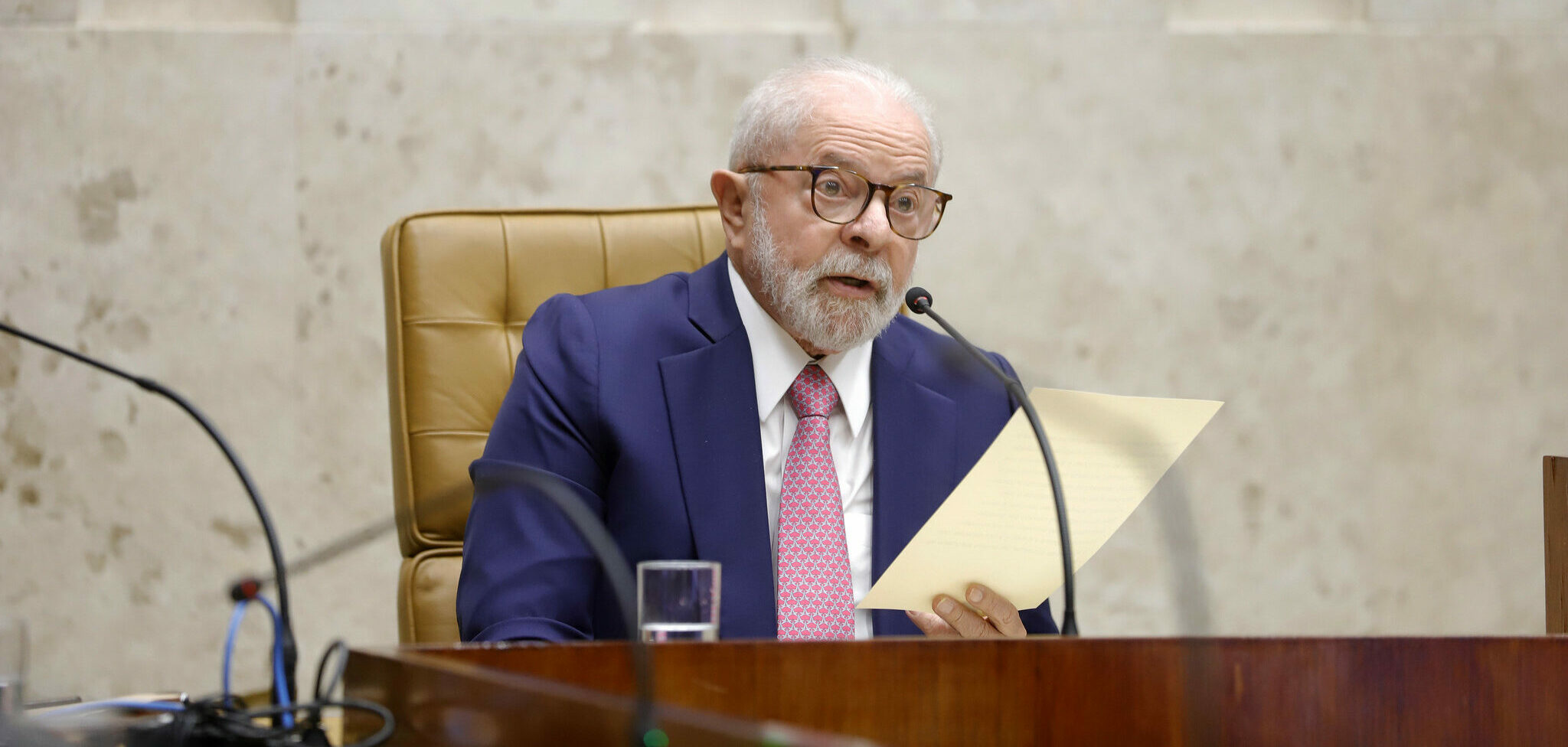 Na véspera de cirurgia, Lula comparecerá à posse de Barroso na presidência do STF
