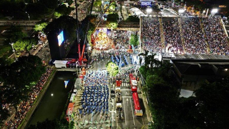 Marcada por falhas e críticas, transmissão do Carnaval na Globo ganha nota de repúdio