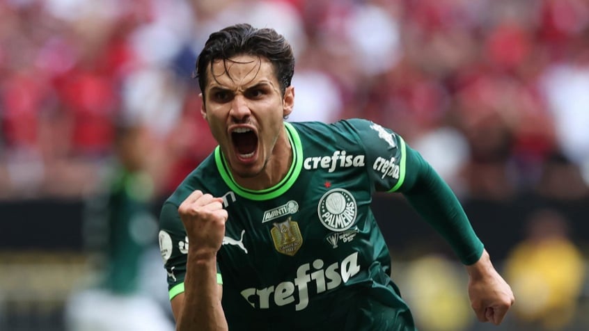 Raphael Veiga volta em ótima forma e é o jogador mais decisivo do Palmeiras em 2023