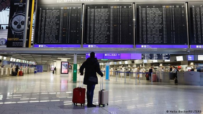 Greve em aeroportos alemães faz cancelar milhares de voos