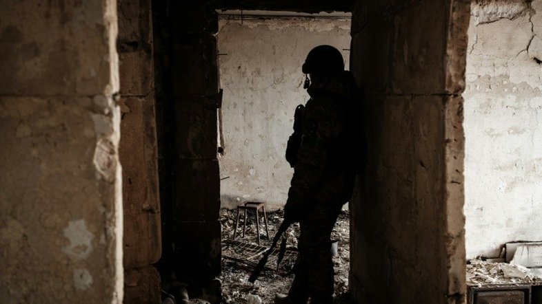 Após um ano de guerra, conflito Rússia-Ucrânia vive impasse