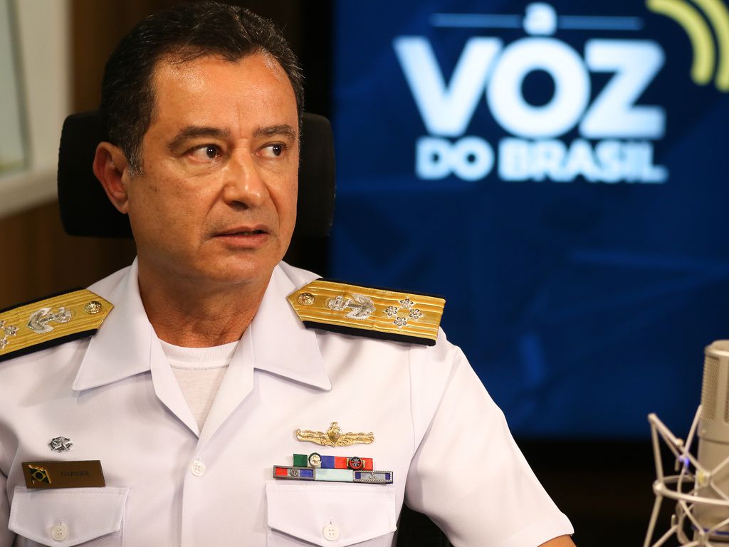 O comandante da Marinha, almirante Almir Garnier Santos