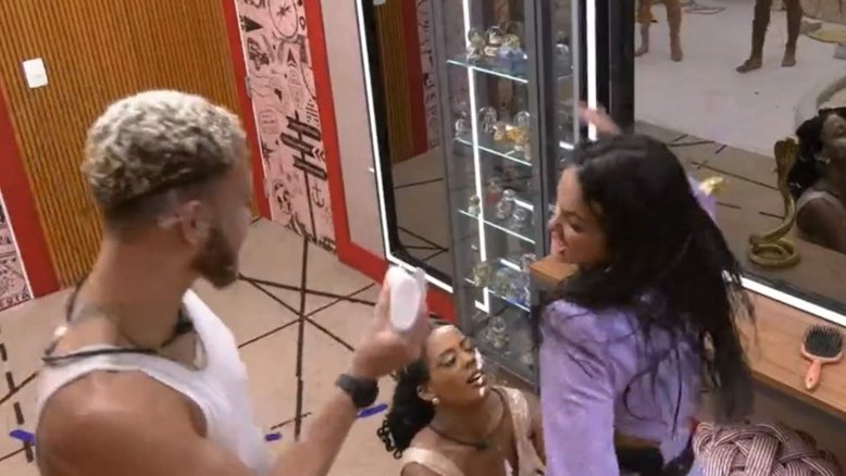 BBB23: Tapa dado por Larissa em Fred repercute nas redes sociais: ‘Expulsão’; confira vídeo