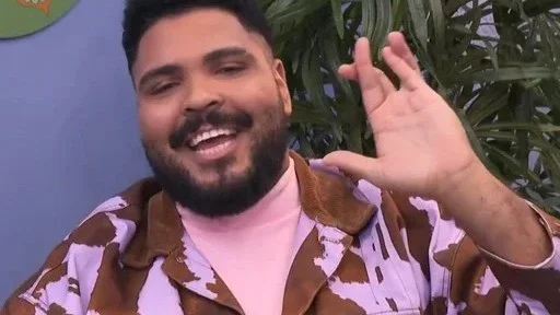 Paulo Vieira descobre que sua foto foi usada em um aplicativo de namoro: ‘Quer usar minha cara? Usa!’