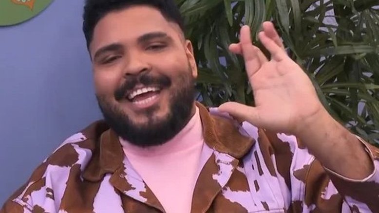 Paulo Vieira descobre que sua foto foi usada em um aplicativo de namoro: ‘Quer usar minha cara? Usa!’