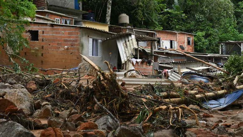 Nº de mortos no litoral de SP chega a 48 e buscas são retomadas após novas chuvas