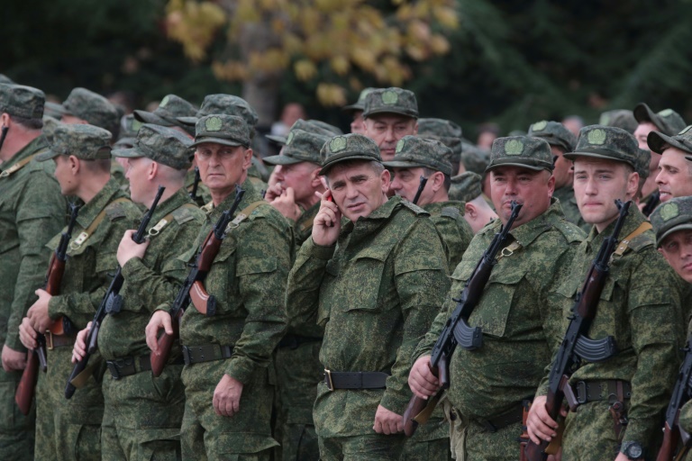 12 soldados russos morrem após acenderem fogueira perto de munições armazenadas