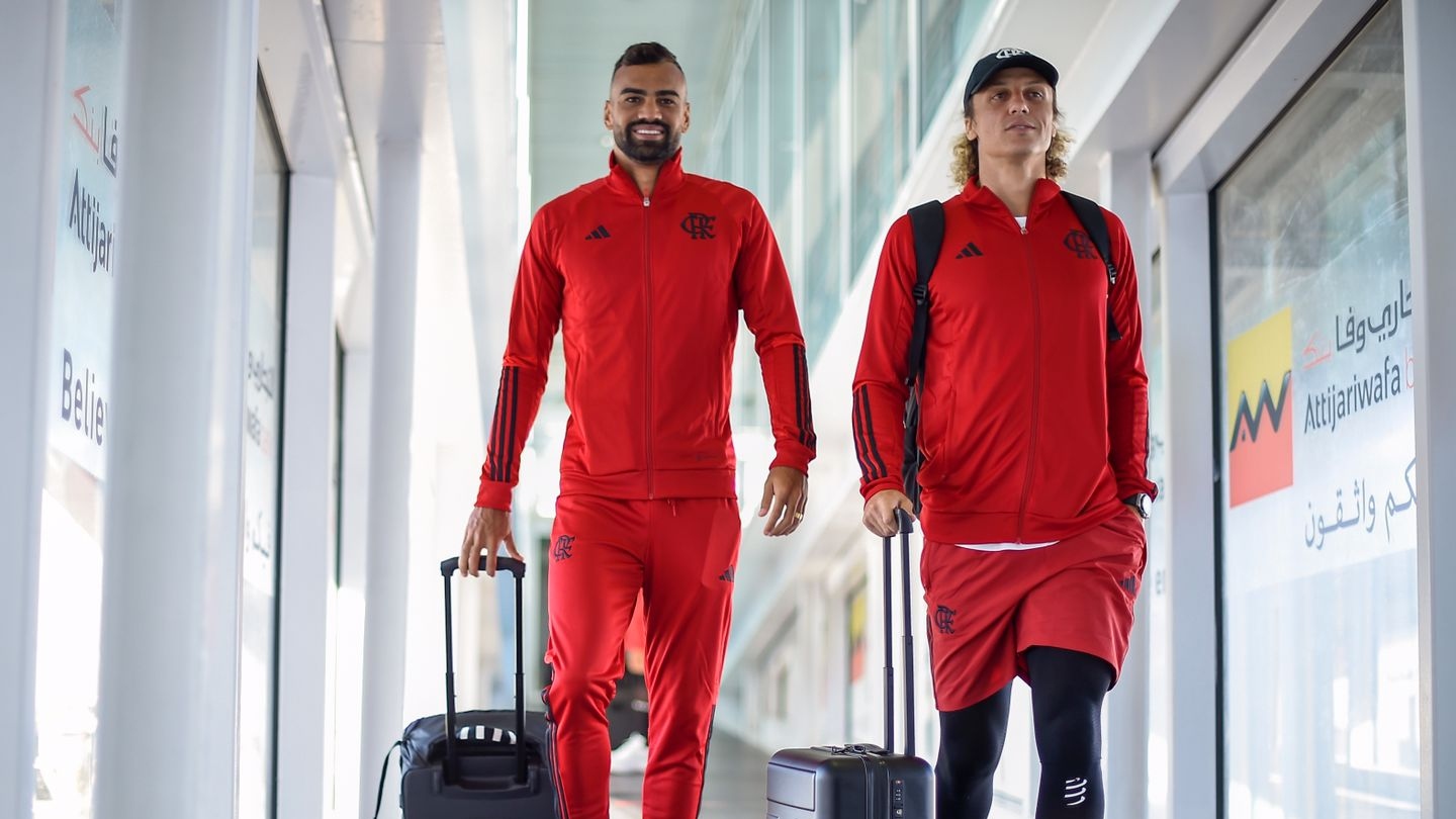 Flamengo chega ao Marrocos e uniforme de viagem vira meme: 'La Casa de Papel?'