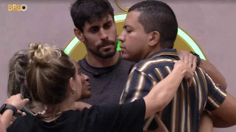 BBB23: Bruno Gaga aperta o botão e desiste do programa