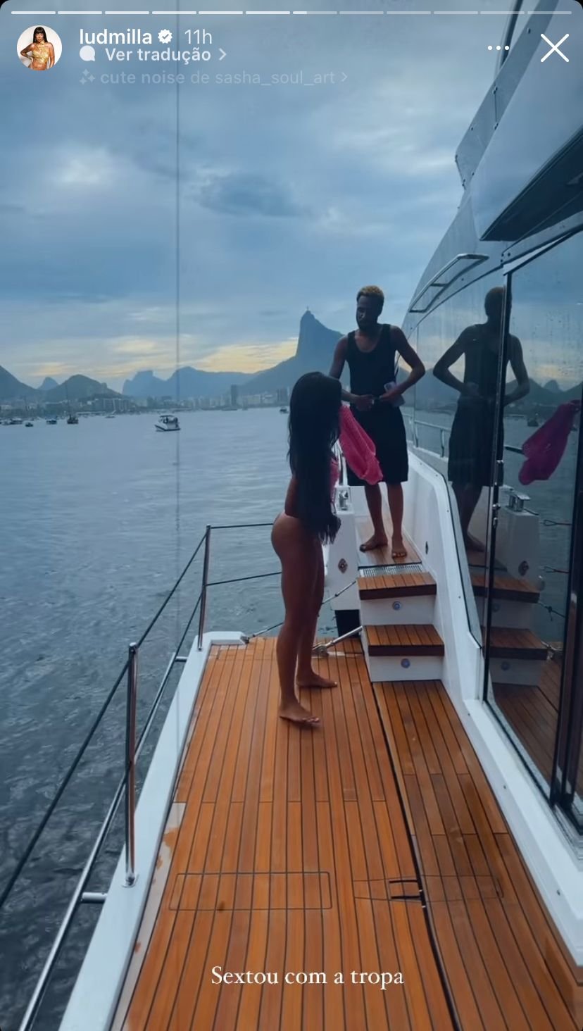 Pocah e Ludmilla curtem dia em barco com outras famosas 16 Pocah e Ludmilla curtem dia em barco com outras famosas