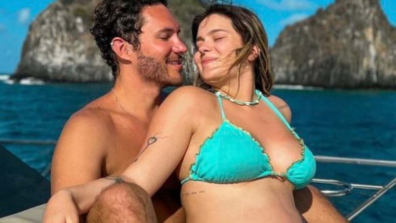 Eliezer decide não colocar seu sobrenome na filha com Viih Tube; entenda