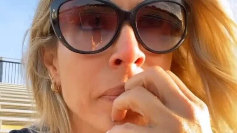 Com família ilhada, Joana Prado se desespera: 