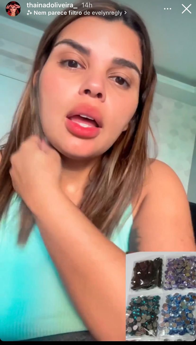 Filha de presidente da Grande Rio expõe Yasmin Brunet: 'Se acha famosa' 12 Filha de presidente da Grande Rio expõe Yasmin Brunet: 'Se acha famosa'