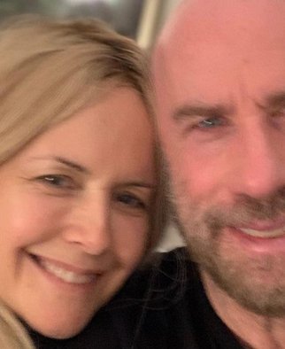 John Travolta teria feito voto de celibato após morte da esposa
