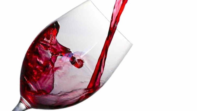 Este tipo de vinho tinto pode impedir o envelhecimento da pele, dizem os especialistas