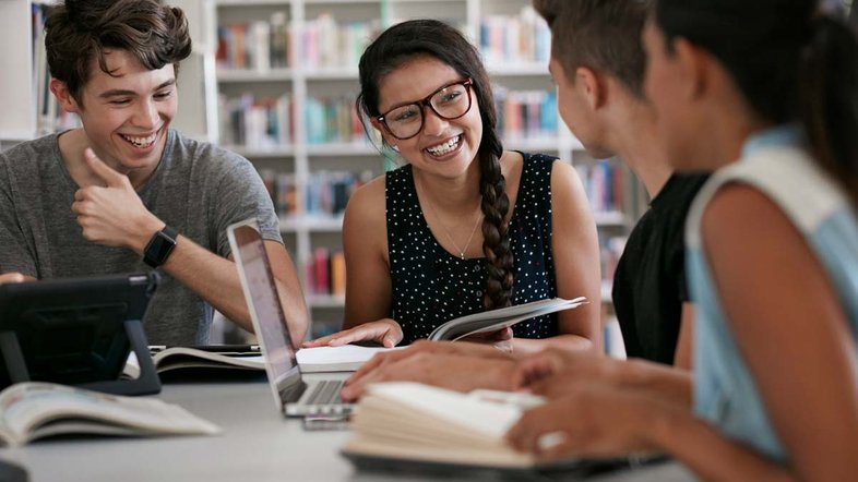 Omie reformula plataforma de educação para conectar empreendedores