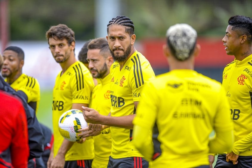 Flamengo: Varela e Wesley dão sequência aos tratamentos, e posição