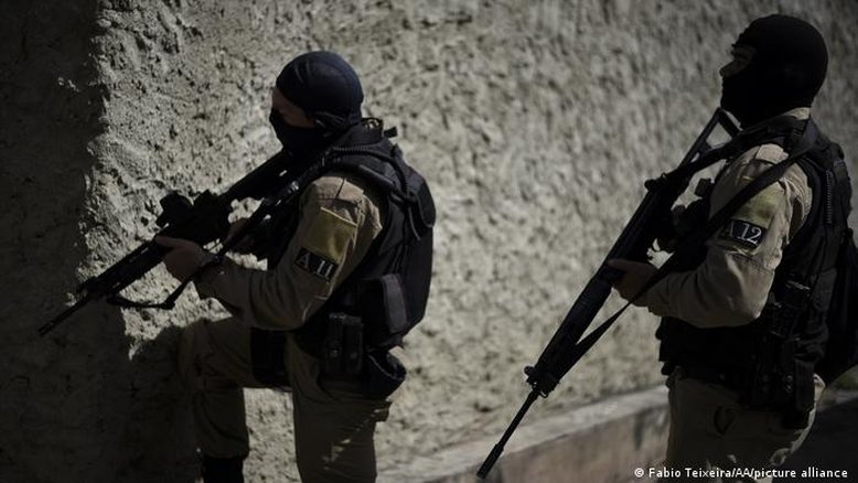 "Polícia brasileira sempre viu negros como suspeitos"