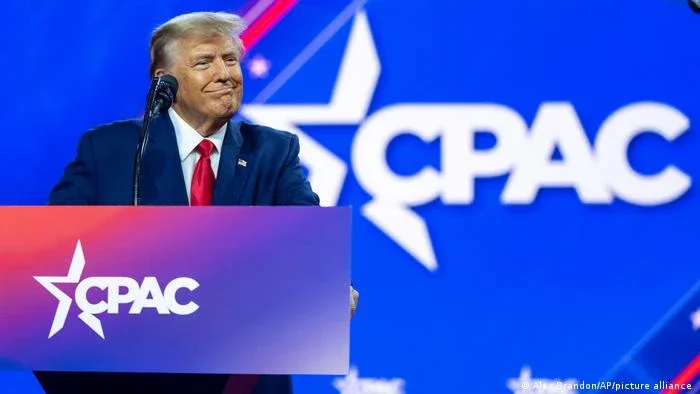 Relatório aponta que Trump deixou de relatar presentes