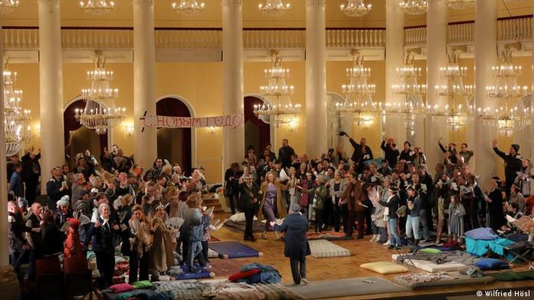 "Guerra e paz": quando a ópera vira front de batalha