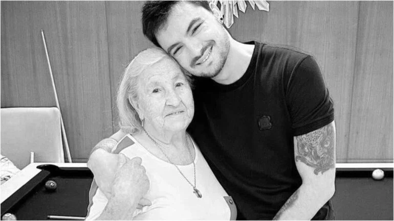 Felipe Neto lamenta morte da avó: 