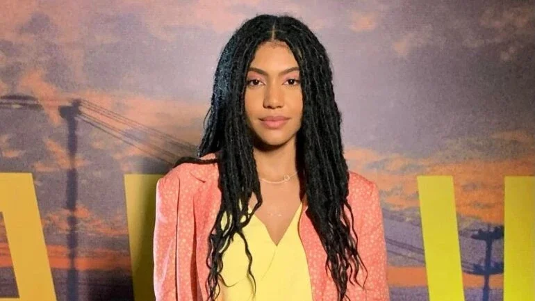 Laiza Santos interpreta a personagem Alice, em 
