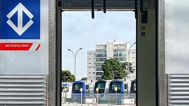 Governo Tarcísio recebe críticas após trocar Paulo Freire por bandeirante para nomear estação de metrô