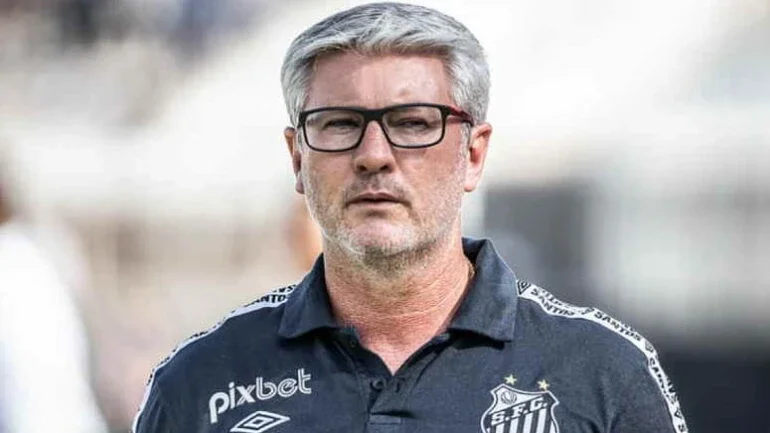 Odair vê Santos exemplar contra Vasco e torce por Deivid ser 